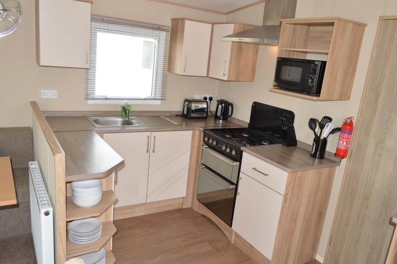 Tattershall Lakes Luxury Caravan With Hot Tub Lincoln Exterior photo