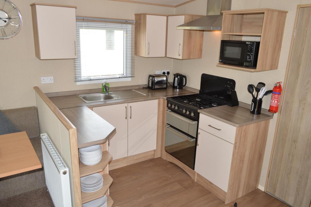 Tattershall Lakes Luxury Caravan With Hot Tub Lincoln Exterior photo