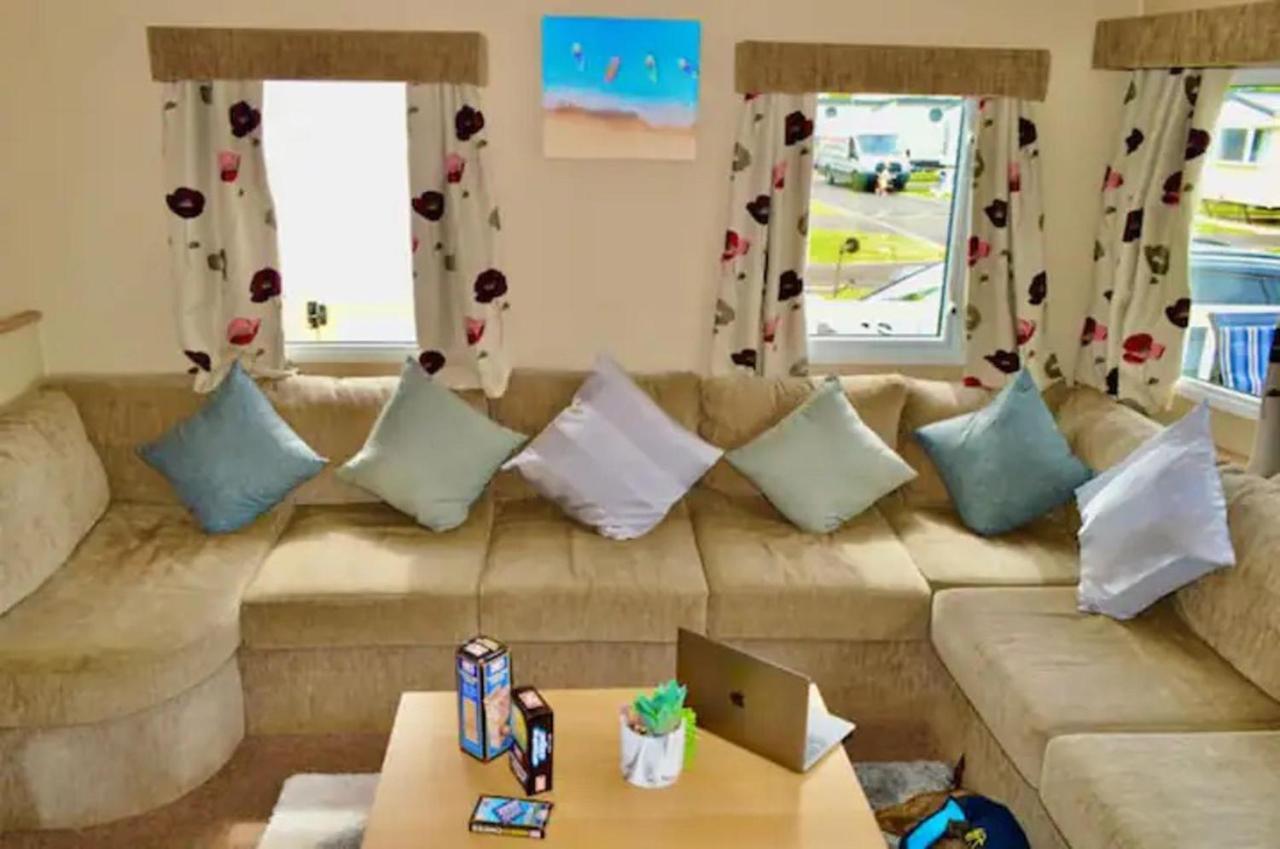 Tattershall Lakes Luxury Caravan With Hot Tub Lincoln Exterior photo