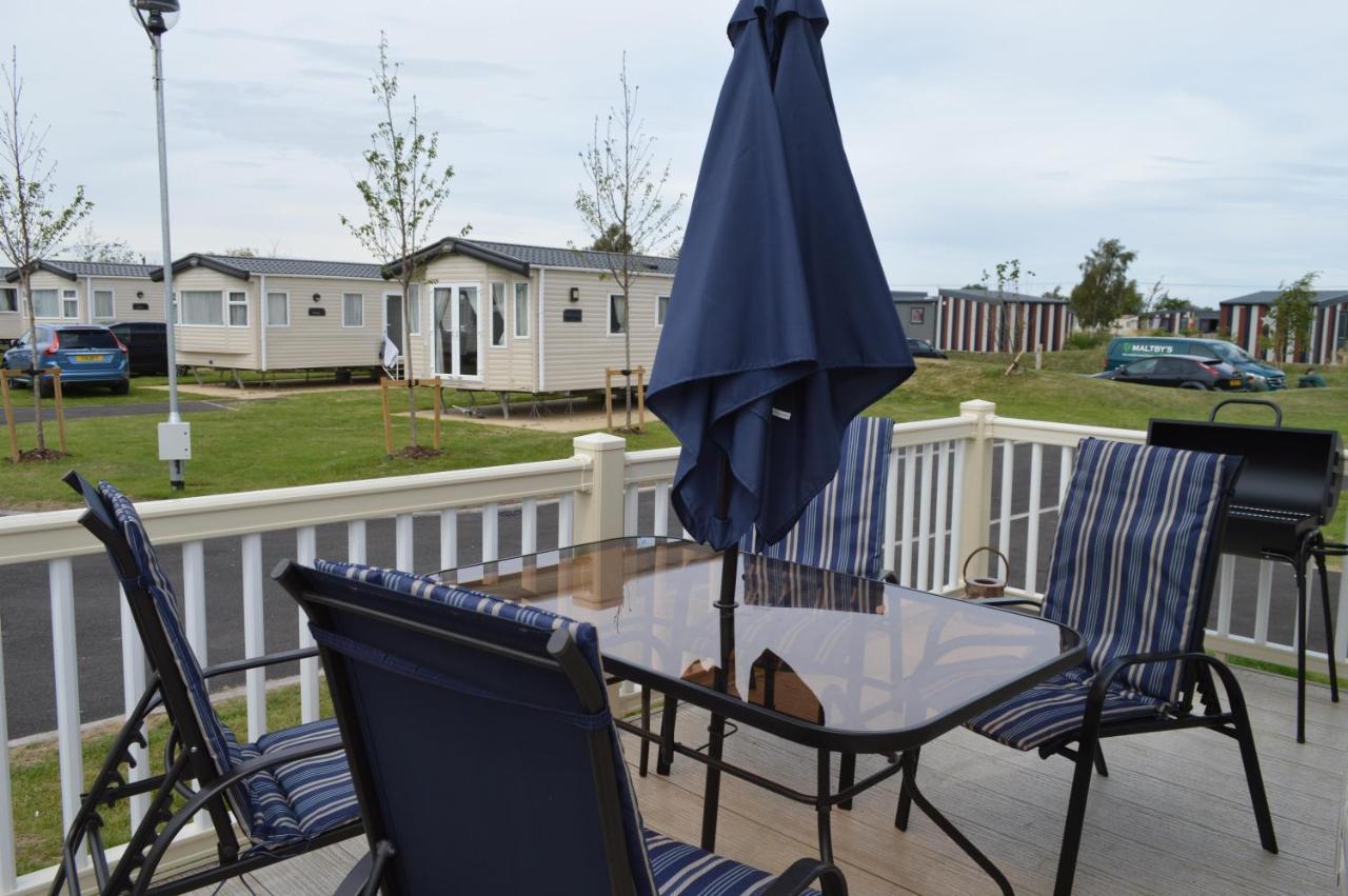 Tattershall Lakes Luxury Caravan With Hot Tub Lincoln Exterior photo